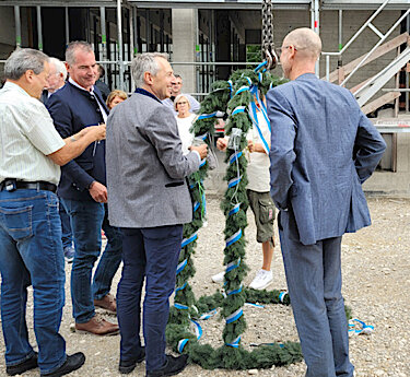 Laurenzer Grundschule – Feierliches Richtfest fand am 28. Juli statt Foto 1 Laurenzer Grundschule – Feierliches Richtfest fand am 28. Juli statt Foto 1